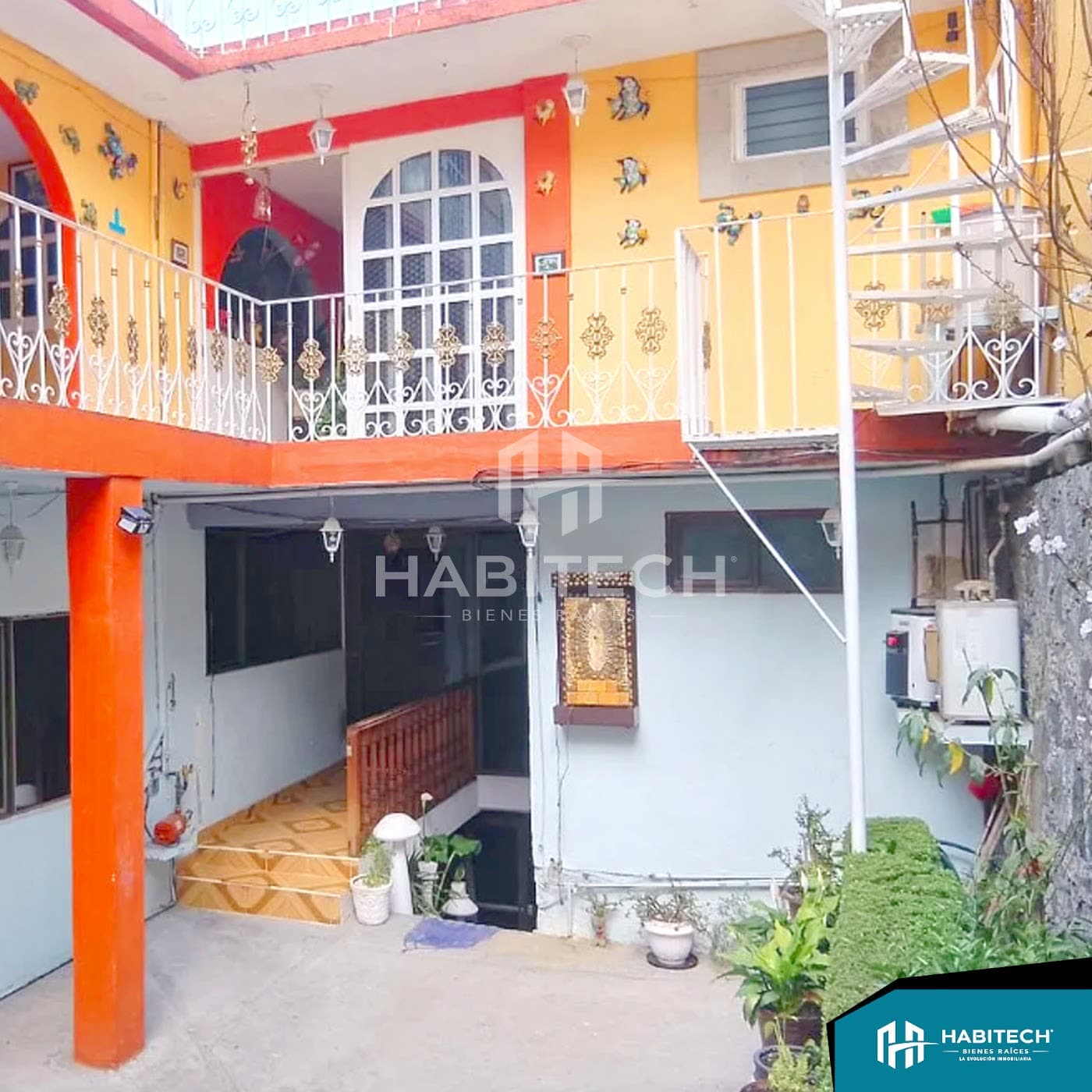Casa con 3 viviendas independientes en Miguel Hidalgo 2
