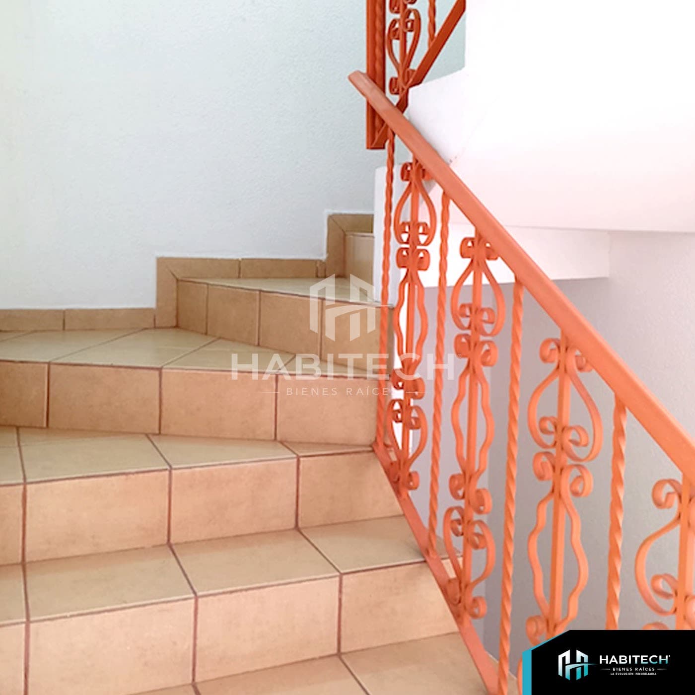 Casa de 3 niveles con jardín y roof garden en Chimilli 15