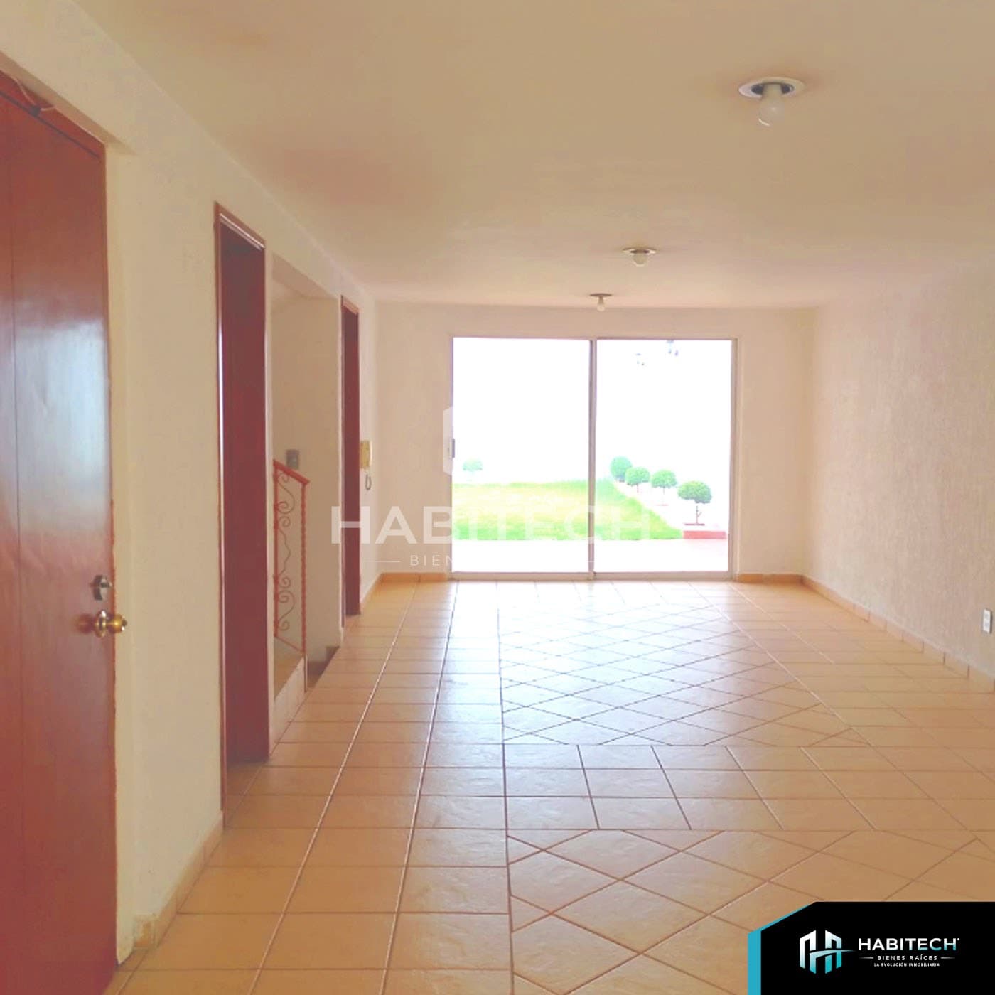 Casa de 3 niveles con jardín y roof garden en Chimilli 3